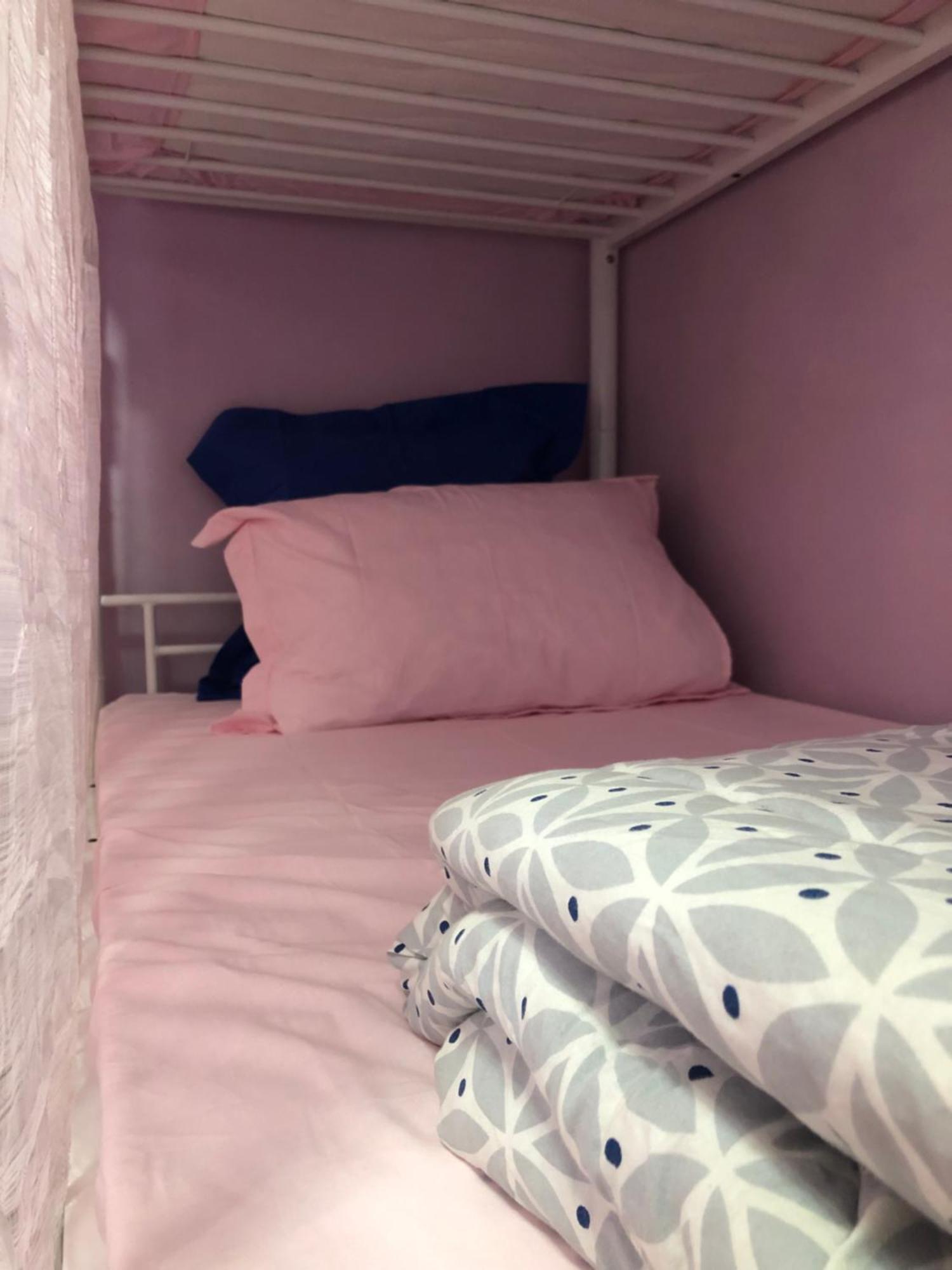 Female-Dortoir Femme -Dorm Shared Room Paris Bobigny Exterior photo